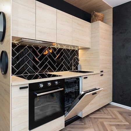 Loft Style Apartments Opienskiego With Parking By Noclegi Renters Posen Exterior foto